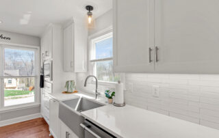 Modern Minimalism Kitchen Design with White Tiles, Quartz Counte